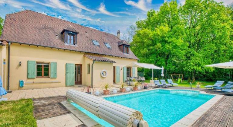 Pleasant vacation home with pool | Pet-friendly — photo 4