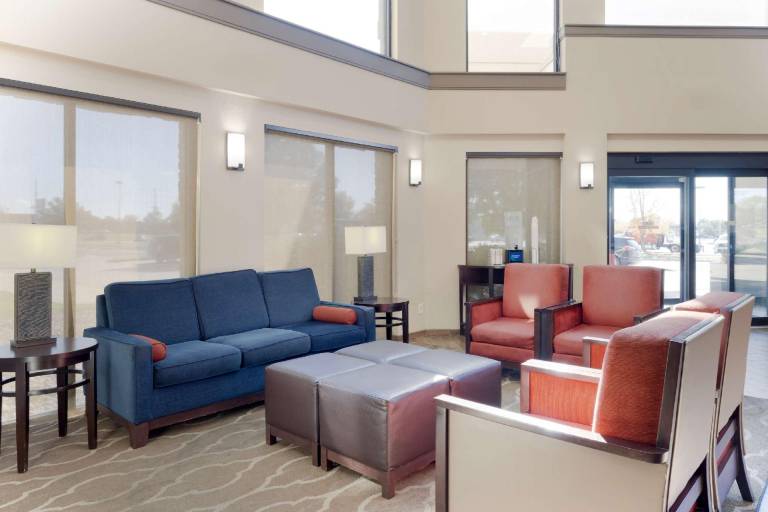 Comfort Inn & Suites Wichita Northeast — photo 3