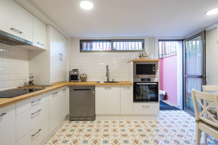 Children-friendly holiday apartment with fast internet, yard & terrace | Garden view | Beach nearby | Good for workation | Dogs allowed — photo 5
