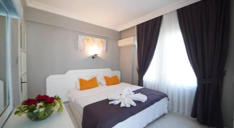Serviced apartment with pool & yard | Pet-friendly — photo 3