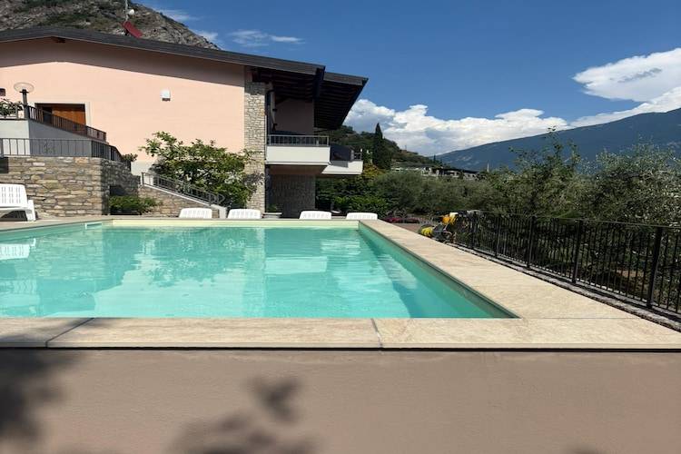 Ferienwohnung mit Hund in Limone Sul Garda für max. 2 Personen Ferienwohnung mit Hund in Limone Sul Garda für max. 2 Personen
