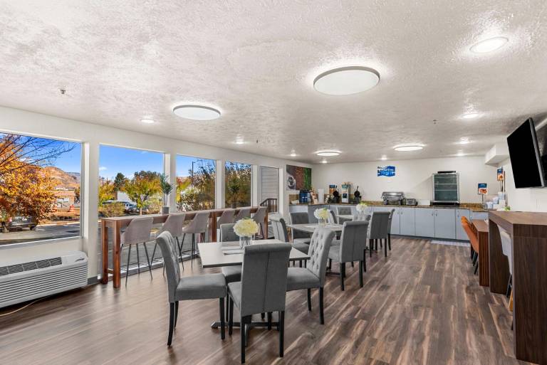 Clarion Pointe Wenatchee — photo 4