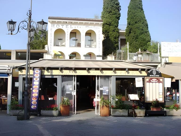 Hotel Ristorante Miralago in Torri del Benaco