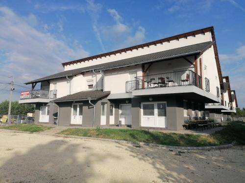 motel  Taksony