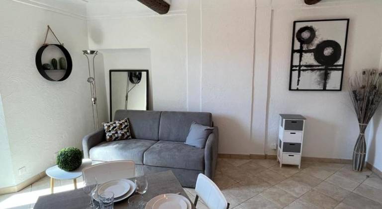 Apartment with 1 room for 4 persons in Biot