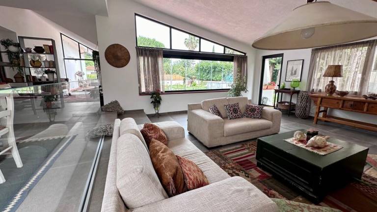Villa with barbecue, patio & yard — photo 4