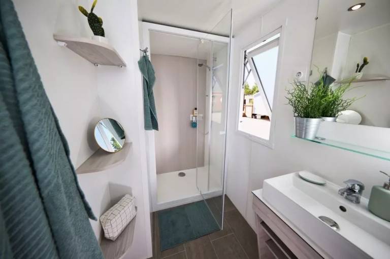 Camping Ferme Pedagogique de Prunay - Super EVO - 3 bedrooms - Semi-covered terrace - Air conditioning & dishwasher included! 6 people — photo 5