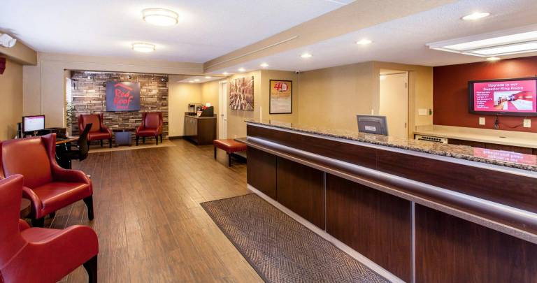 Red Roof Inn Detroit - Dearborn/Greenfield Village — photo 3