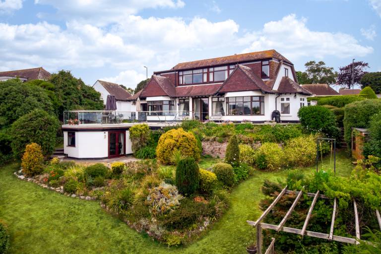 House with patio, barbecue & jacuzzi | Suitable for remote work | Dogs allowed — photo 3