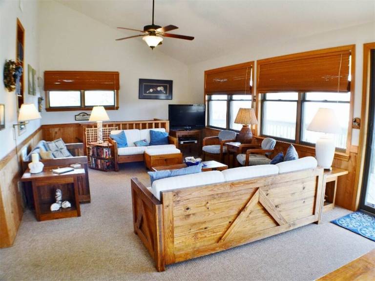 Vacation home with barbeque — photo 2