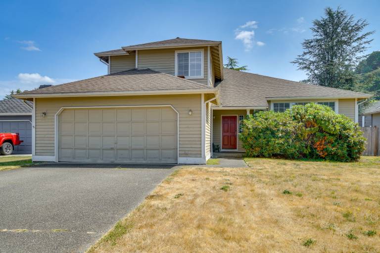 Walk to Hiking Trails: Renton Home w/ Fenced Yard! — photo 3