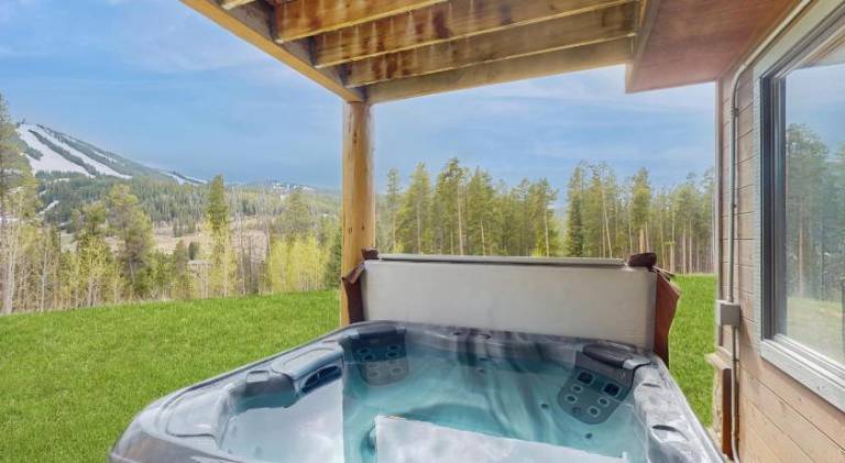 Fully equipped lovely vacation home with patio, pool & jacuzzi | Good for workation | Dogs allowed — photo 4