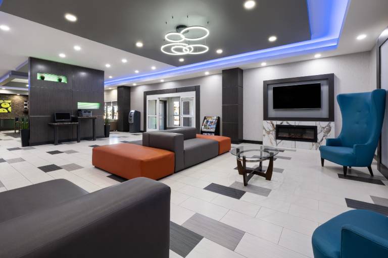 La Quinta Inn & Suites by Wyndham Muskogee — photo 2