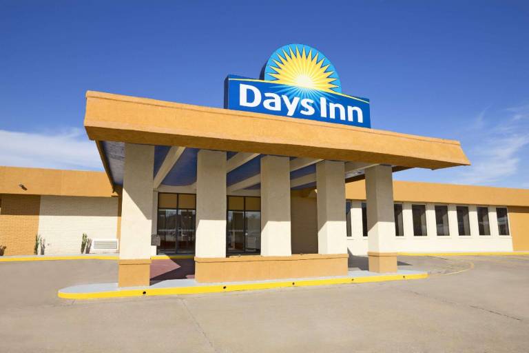 Days Inn by Wyndham Henryetta — photo 5
