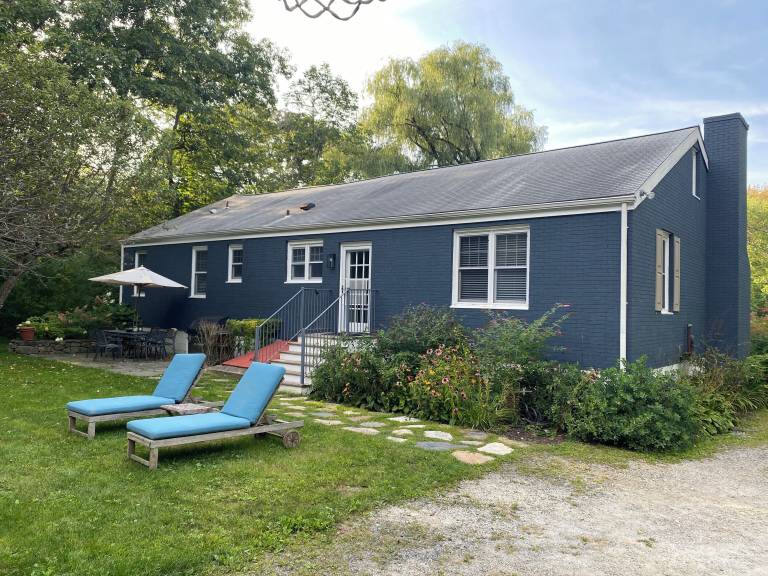 House  New Preston