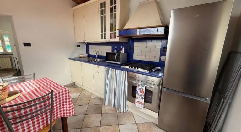 Rental apartment with 2 rooms for 4 persons — photo 4