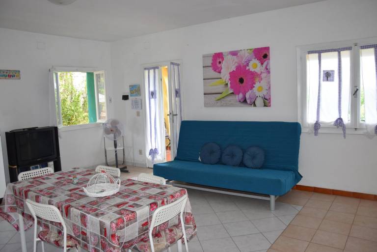 Rental apartment with BBQ, patio & garden | Nature view in Portoferraio
