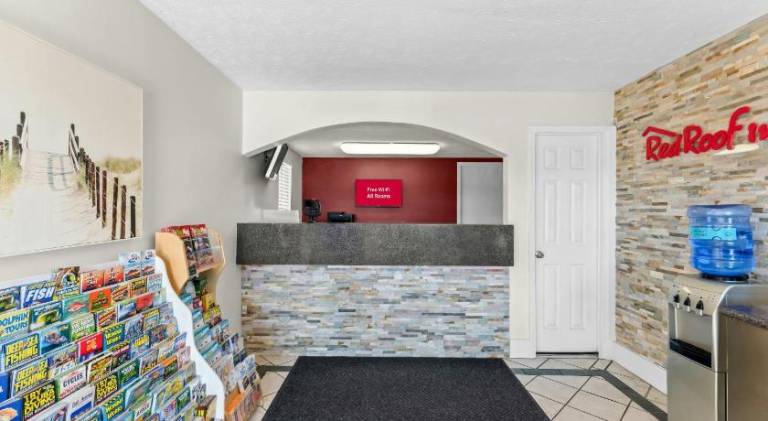 Red Roof Inn Panama City Beach — photo 5
