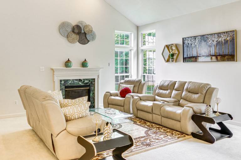 Huge Hagerstown Home w Deck 4 Mi to Downtown