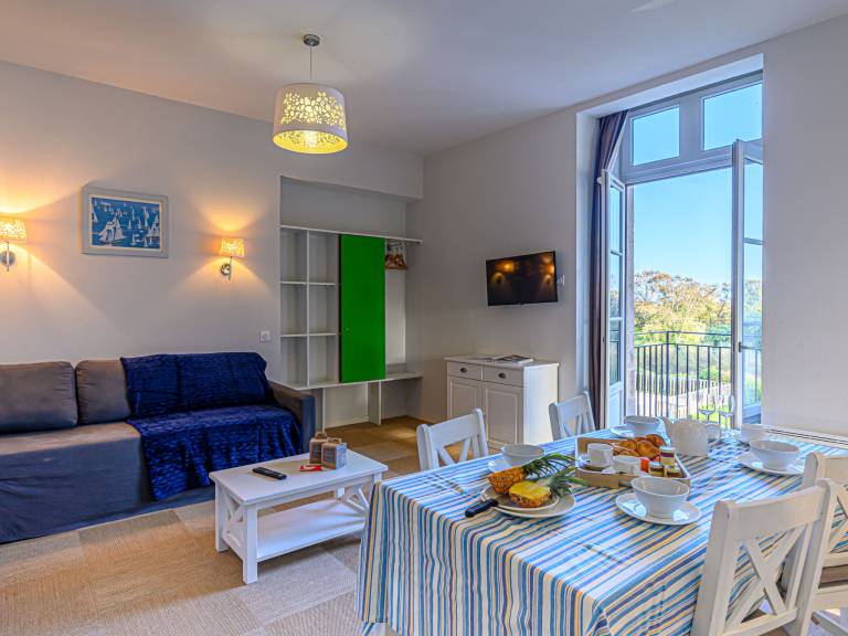 Beautiful holiday apartment with terrace, yard & pool | Dogs allowed — photo 2