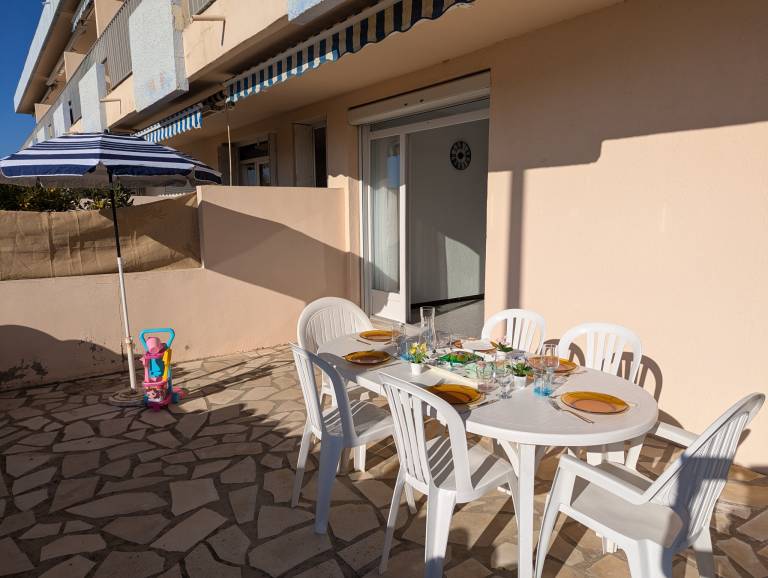 Apartment with terrace — photo 3