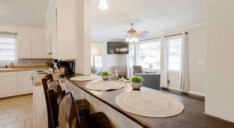 Ample vacation home | Good for workation | Pets are welcome — photo 3