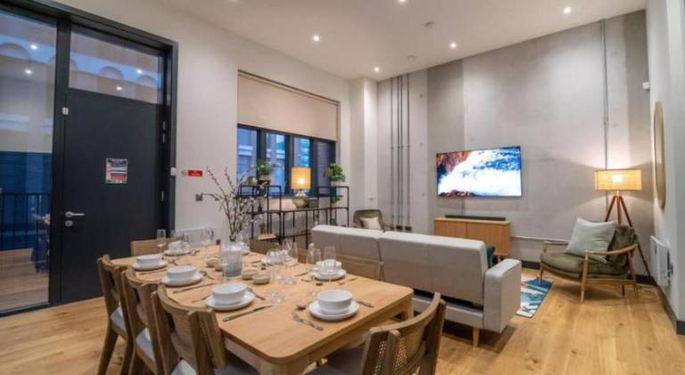 Vacation home | Next to Manchester Cathedral | Good for workation | Pets are welcome — photo 4