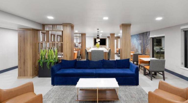 La Quinta Inn & Suites by Wyndham Springdale — photo 5