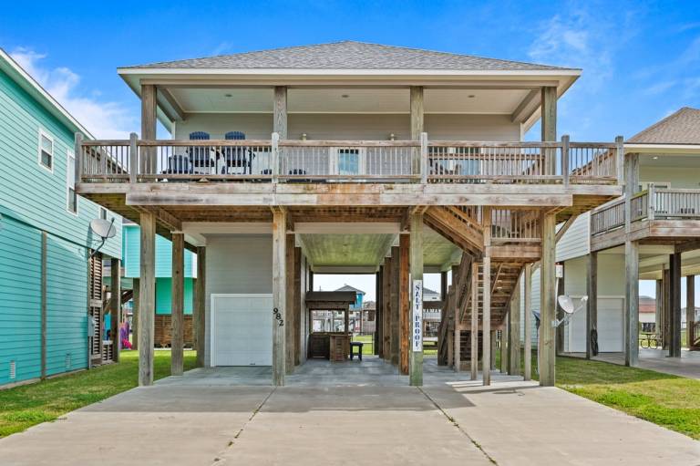 Vacation home with yard & grill — photo 2