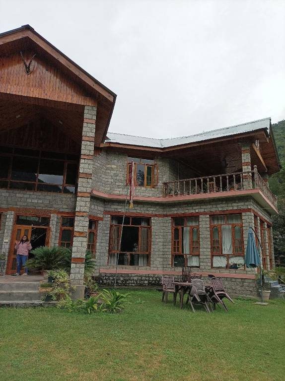 Villa with garden — photo 3