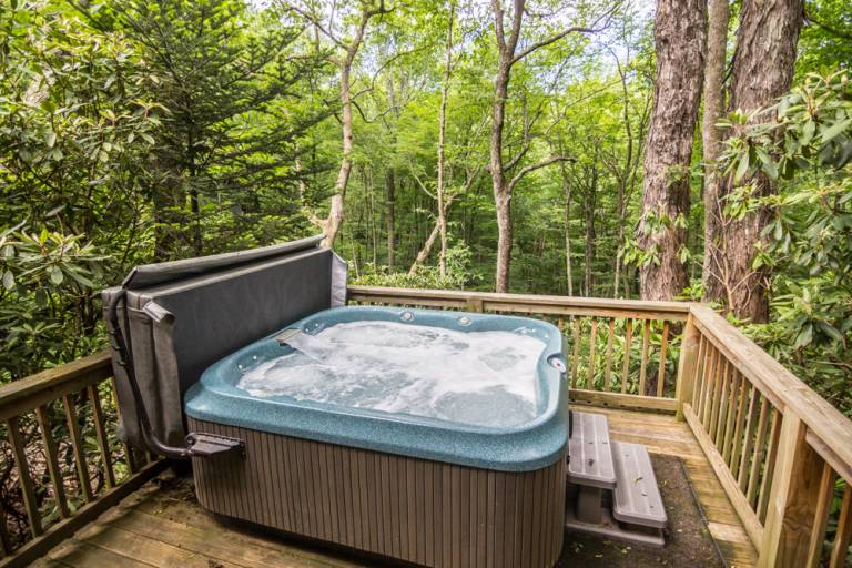 Appalachian Retreat Between Boone Blowing Rock Hot Tub WiFi — photo 3