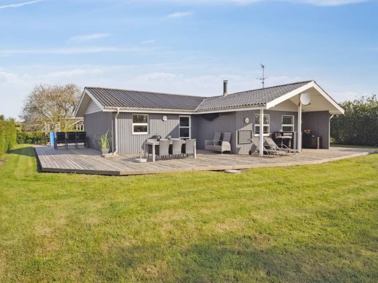Vacation home with terrace, sauna & barbeque — photo 5