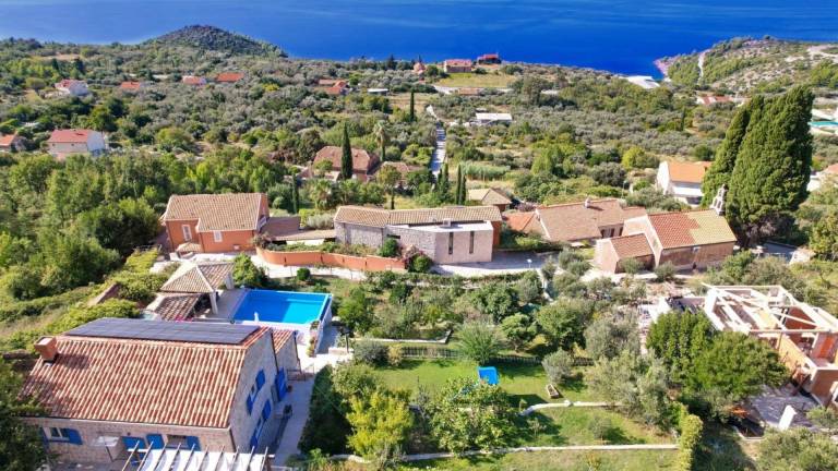 Beautiful villa with garden, patio & barbecue | Pets allowed in Dubrovnik