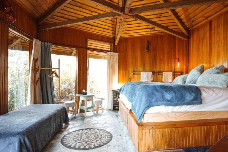 Magical Queenstown Cabin with Lake Views