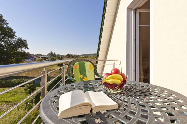Elunia - Ferienwohnung mit Balkon, Garten und privatem Parkplatz in Heringsdorf — photo 4