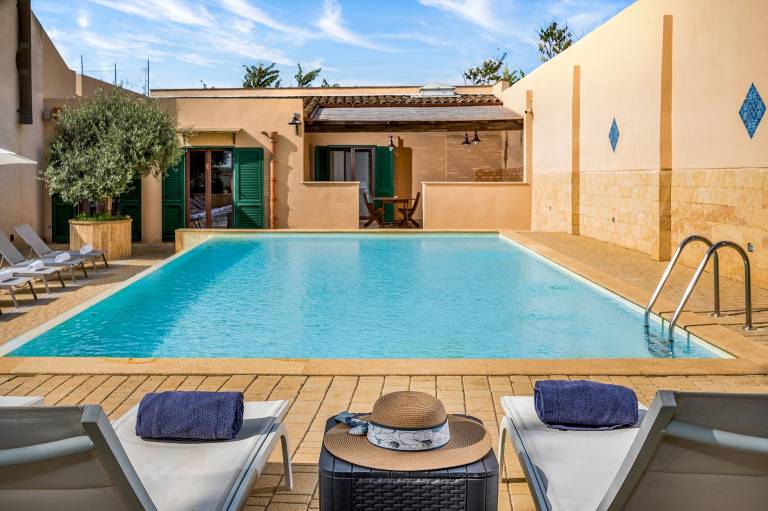 Fully equipped nice villa with private pool, garden & patio | Good for workation | Pets allowed — photo 2