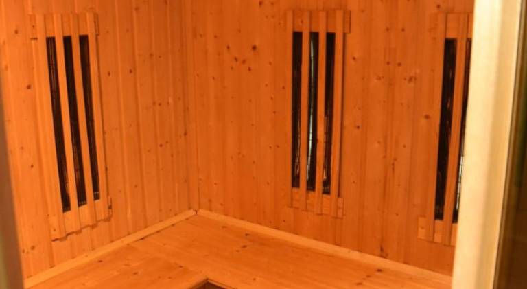 Vacation home with sauna & jacuzzi — photo 4
