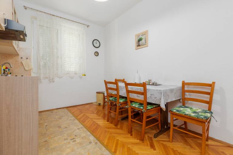 Two bedroom apartment with balcony and sea view Podgora, Makarska (A-12326-b) — photo 2
