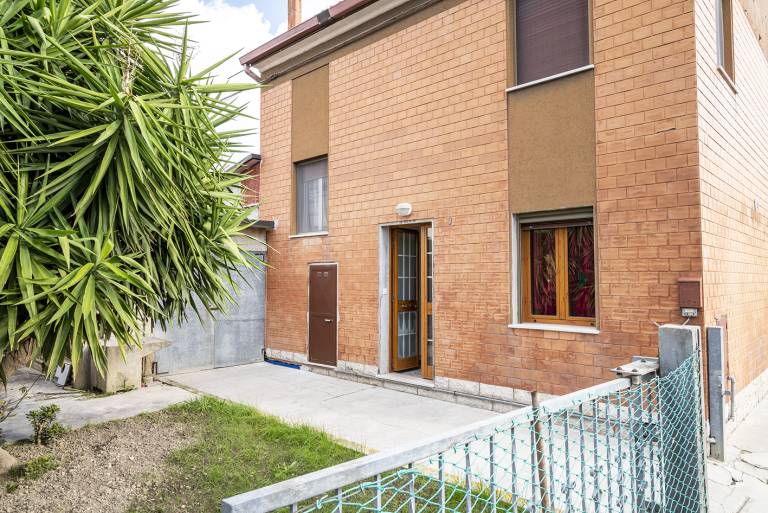 Children-friendly lovely apartment with yard | Garden view | Pets allowed — photo 2