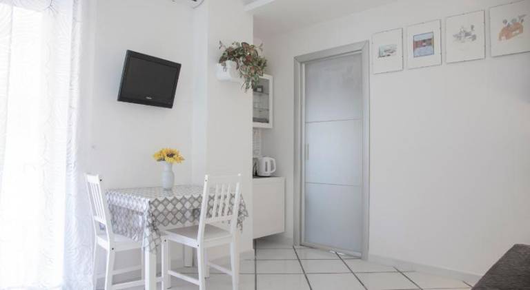 Poly's House — photo 4