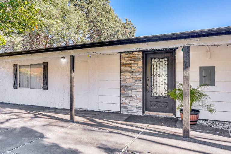 1 Mi to Main St Eats! Single-Level Red Bluff Home — photo 4