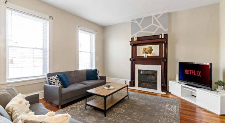 Holiday apartment | Pet-friendly in St. Louis, MO