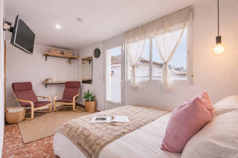 Romantic Nest with Sierra Nevada Views and Stunning Sunsets — photo 5