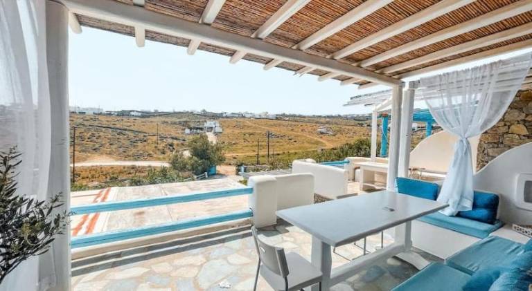 Holiday apartment with pool & patio — photo 3