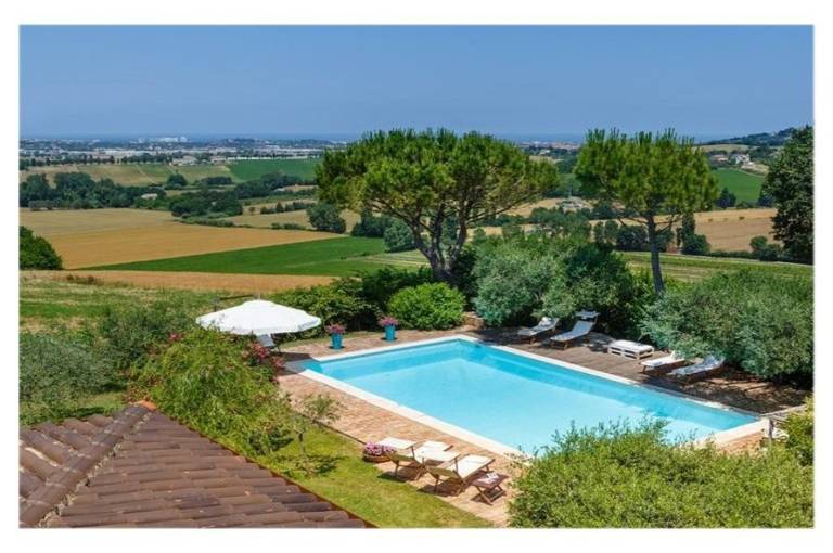 Children-friendly beautiful villa with private pool, garden & BBQ | Pool view | Pets are welcome — photo 5