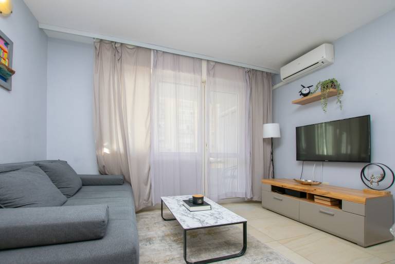 Holiday apartment with patio in Omis