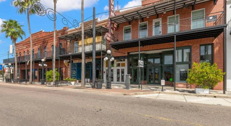 Rental apartment with patio | Pets are welcome in Tampa, FL