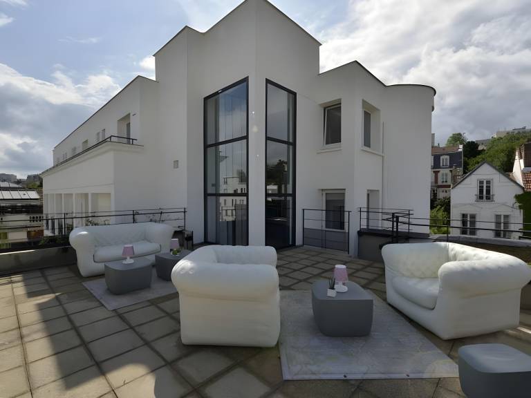 Hotel Atrium Suresnes in Suresnes