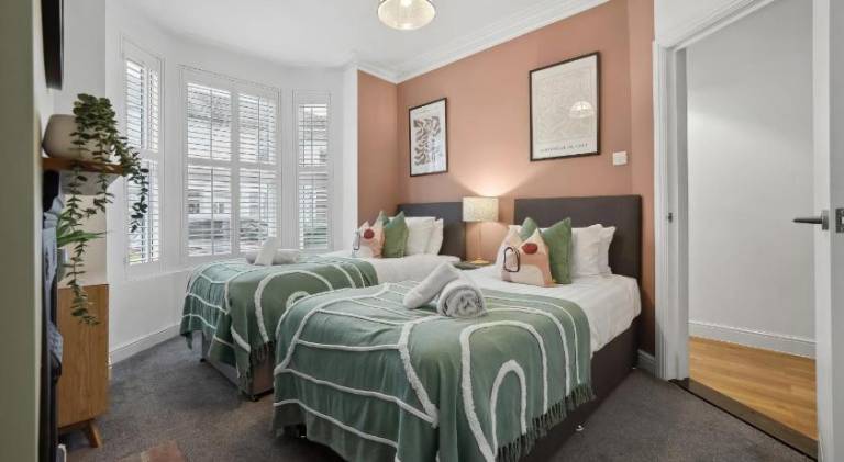 Spacious vacation home | Pets allowed in Portsmouth