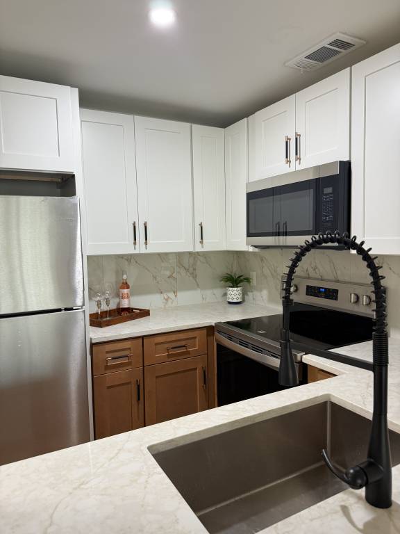 Naples Bay Clam Diggers_ Waterfront Condo with Private Boat Dock — photo 2